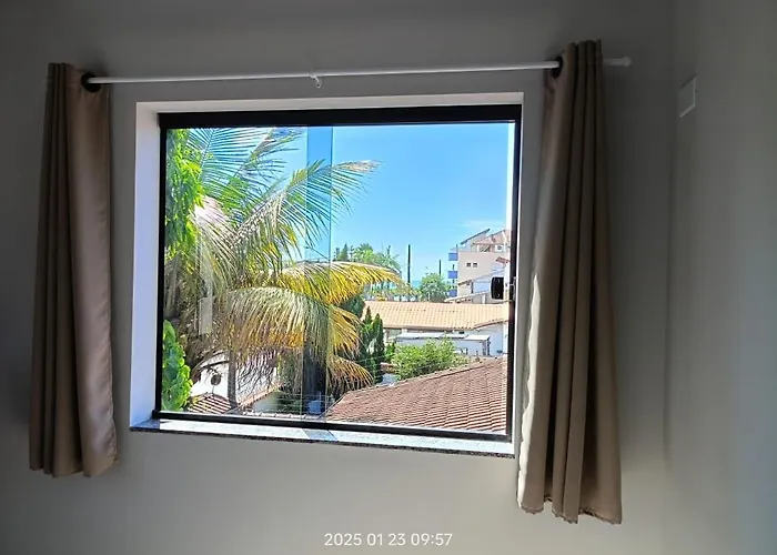 Apartamento Pe Na Areia, Praia Ubatuba, 2Quartos, Inteiro , Wi-Fi ,Garagem